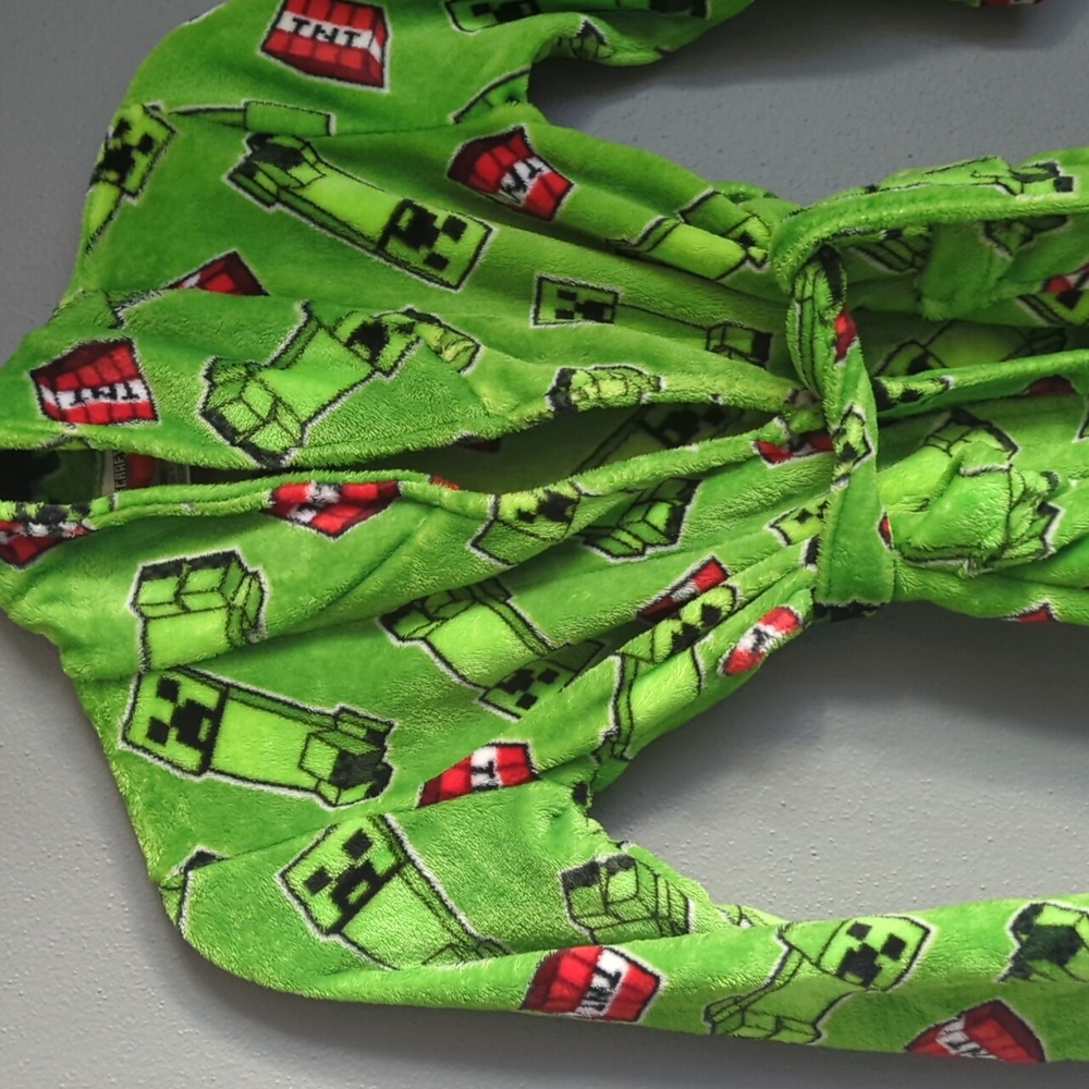 Minecraft Theme Kids Robe Size 8. - Picture 2 of 5